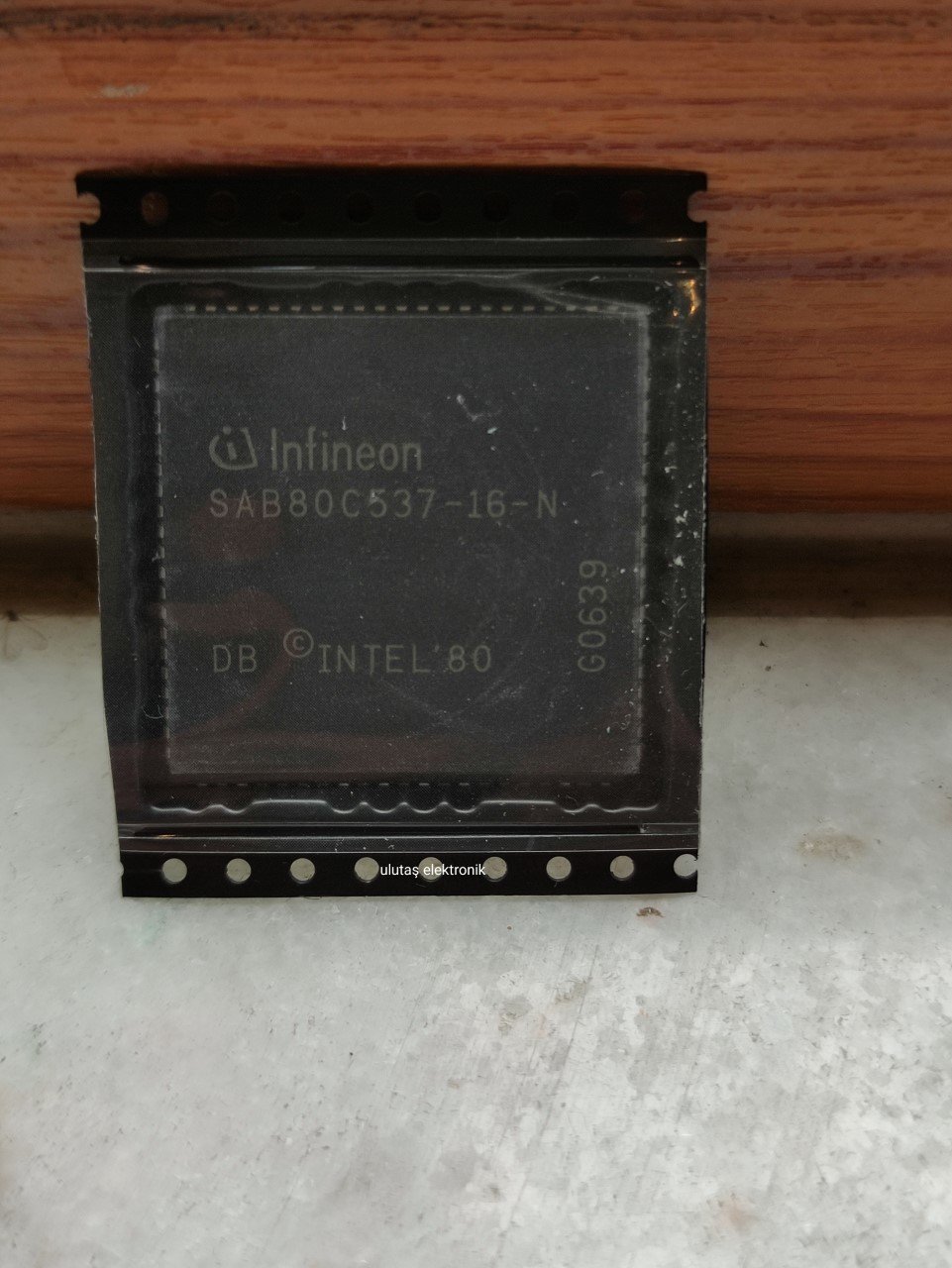 SAB80C537-16-N    PLCC-84    MİKROİŞLEMCİ