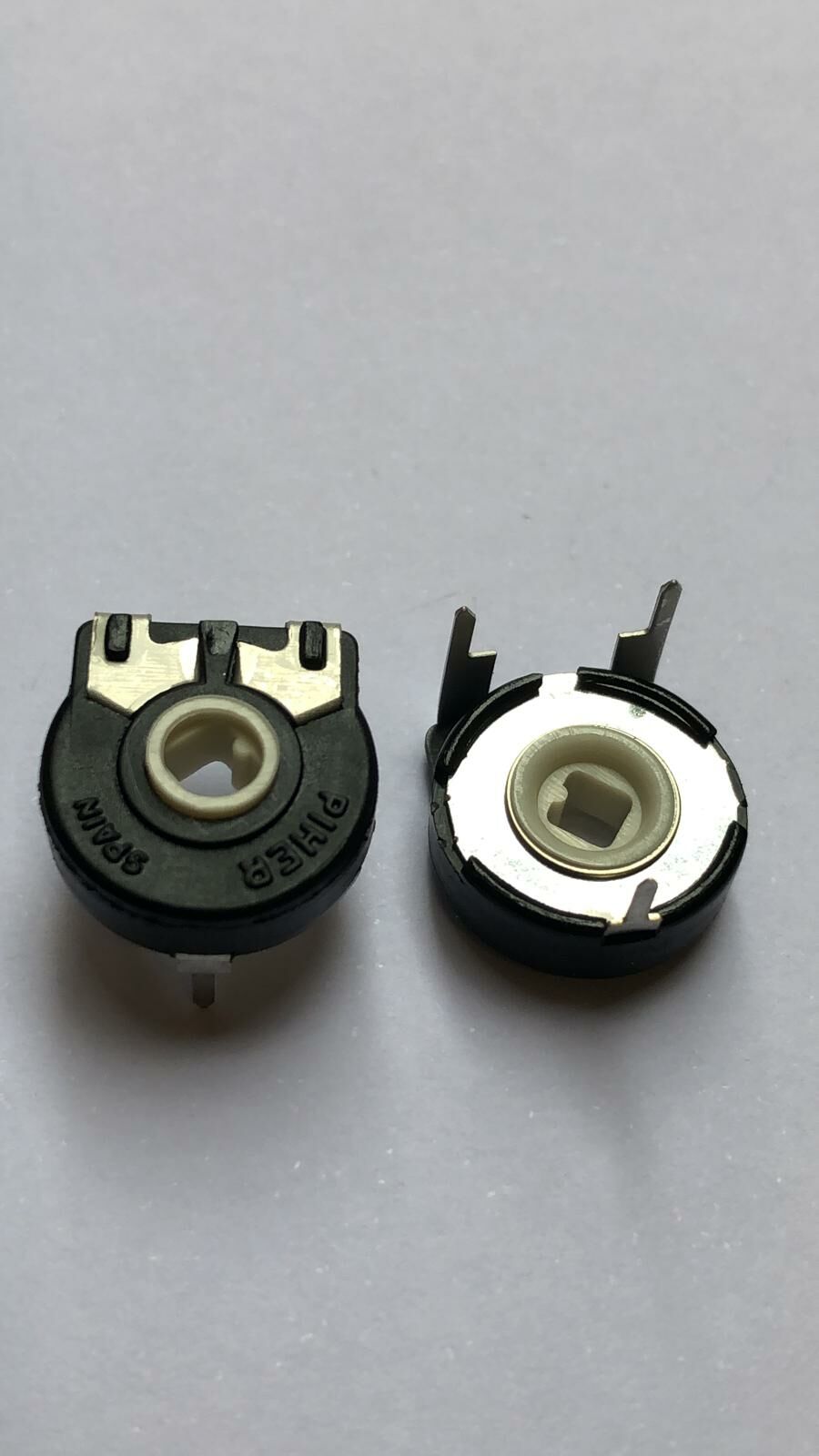 PT15FV15-103A2020-S - PT15 BÜYÜK YATIK KAPALI (BYK) 10K 15MM 20% OVAL M TİPİ CARBON KOMBİ TRİMPOTU