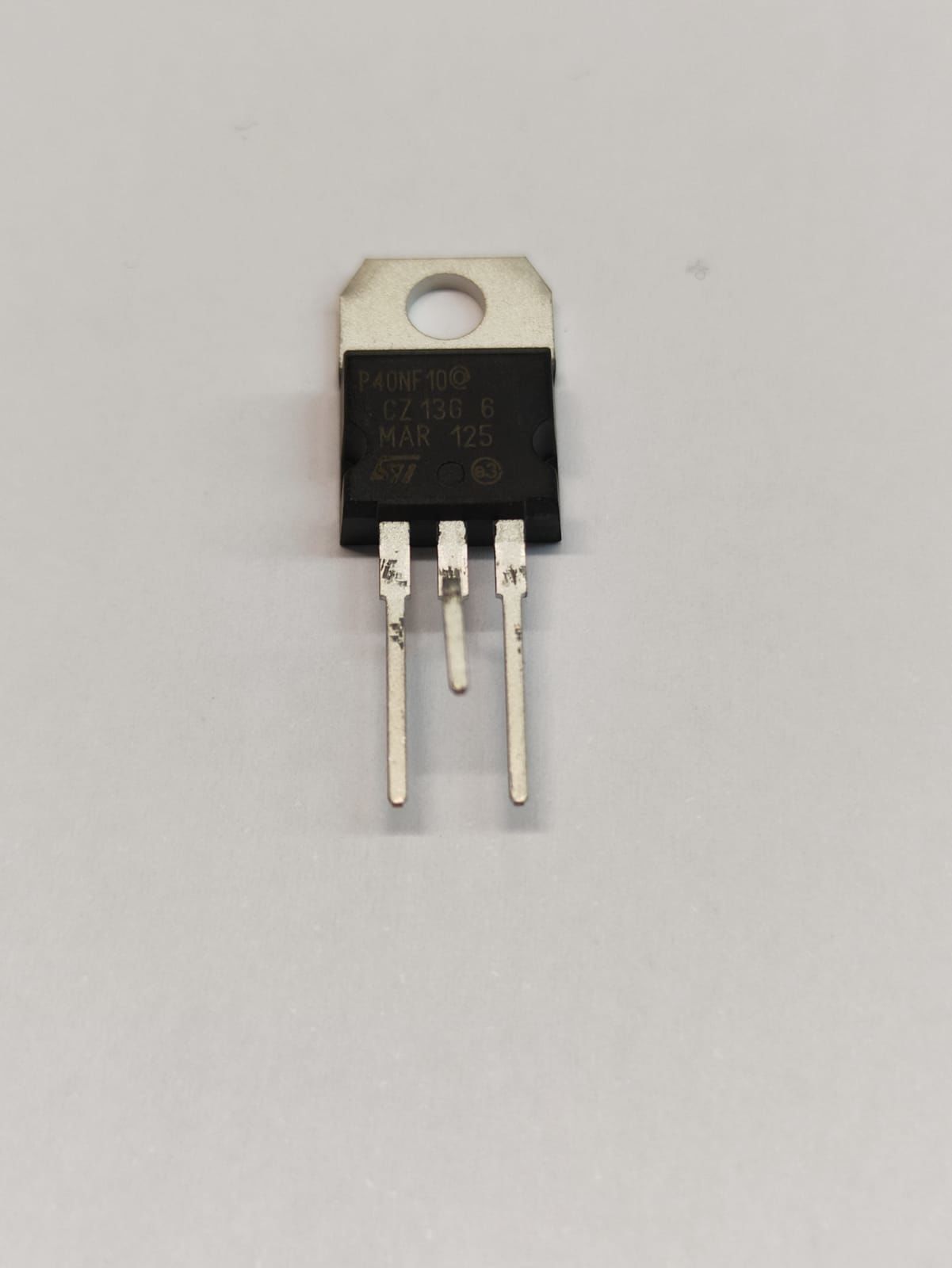 STP40NF10 TO-220 50A 100V 0.025Ω N-CHANNEL MOSFET
