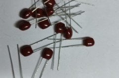 470NF 100V %10 DAMLA TİPİ POLYESTER KONDANSATÖR