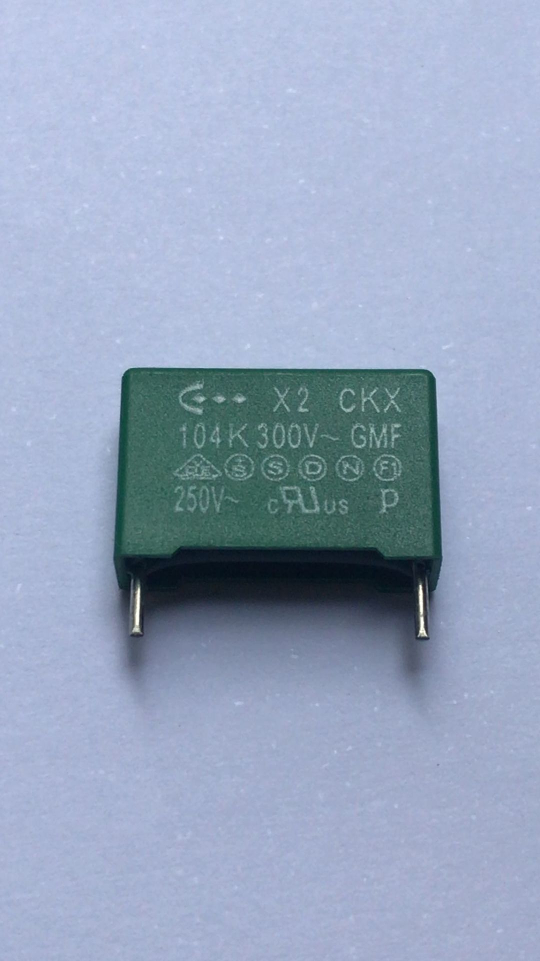 100NF 300V (104K300V)   METALLIZED POLYESTER KONDANSATÖR