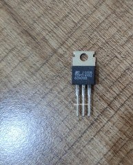 TOP214YAI   TO-220   AC/DC DÖNÜŞTÜRÜCÜ ENTEGRE