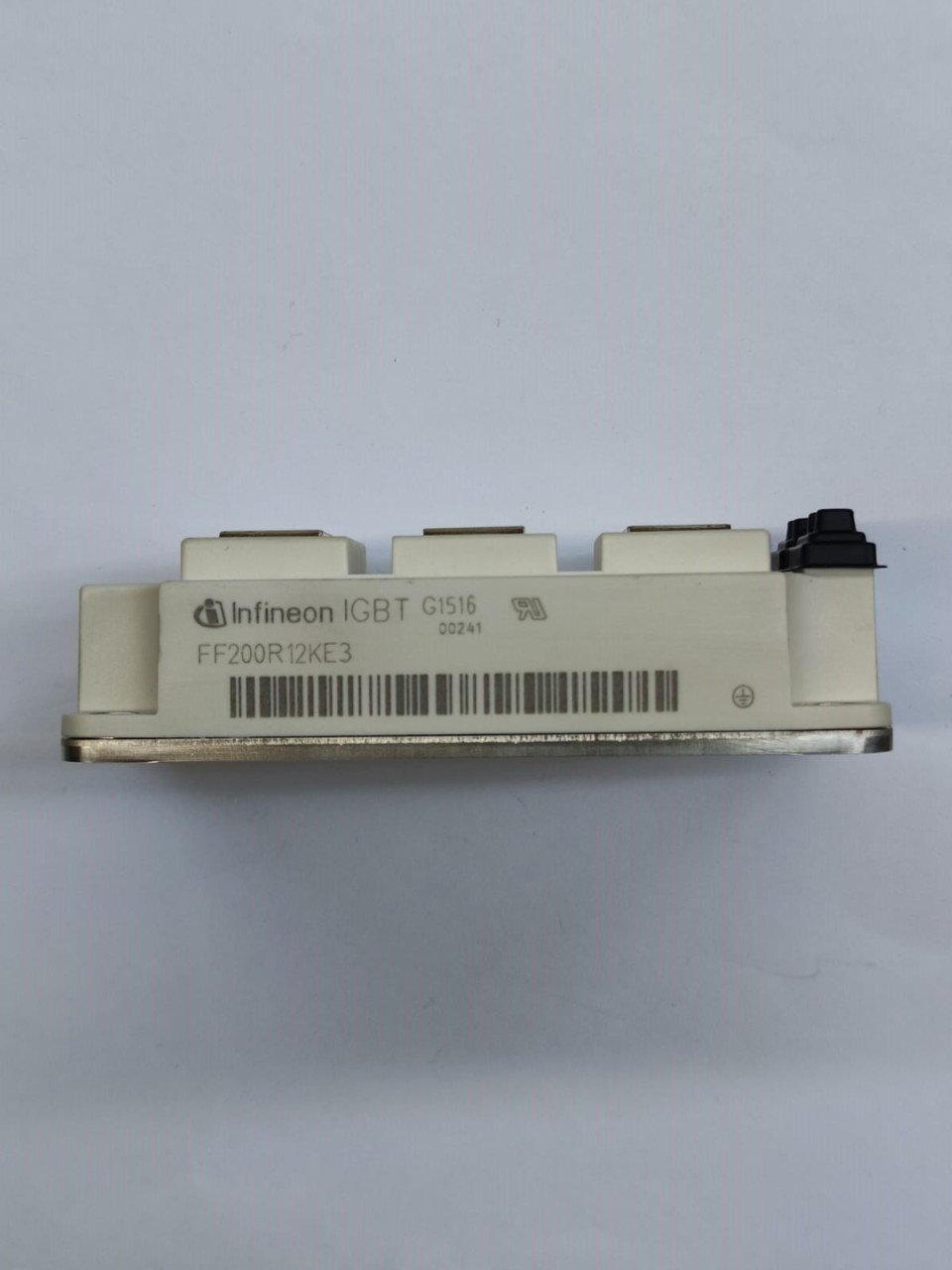 FF200R12KE3     200A 1200V     IGBT MODULE