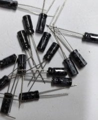 4.7UF 250V 8X12 105C ELEKTROLİTİK ALÜMİNYUM KONDANSATÖR