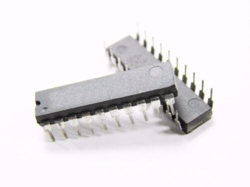 AD630JN     DIP-20     BALANCED MODULATOR/DEMODULATTOR IC