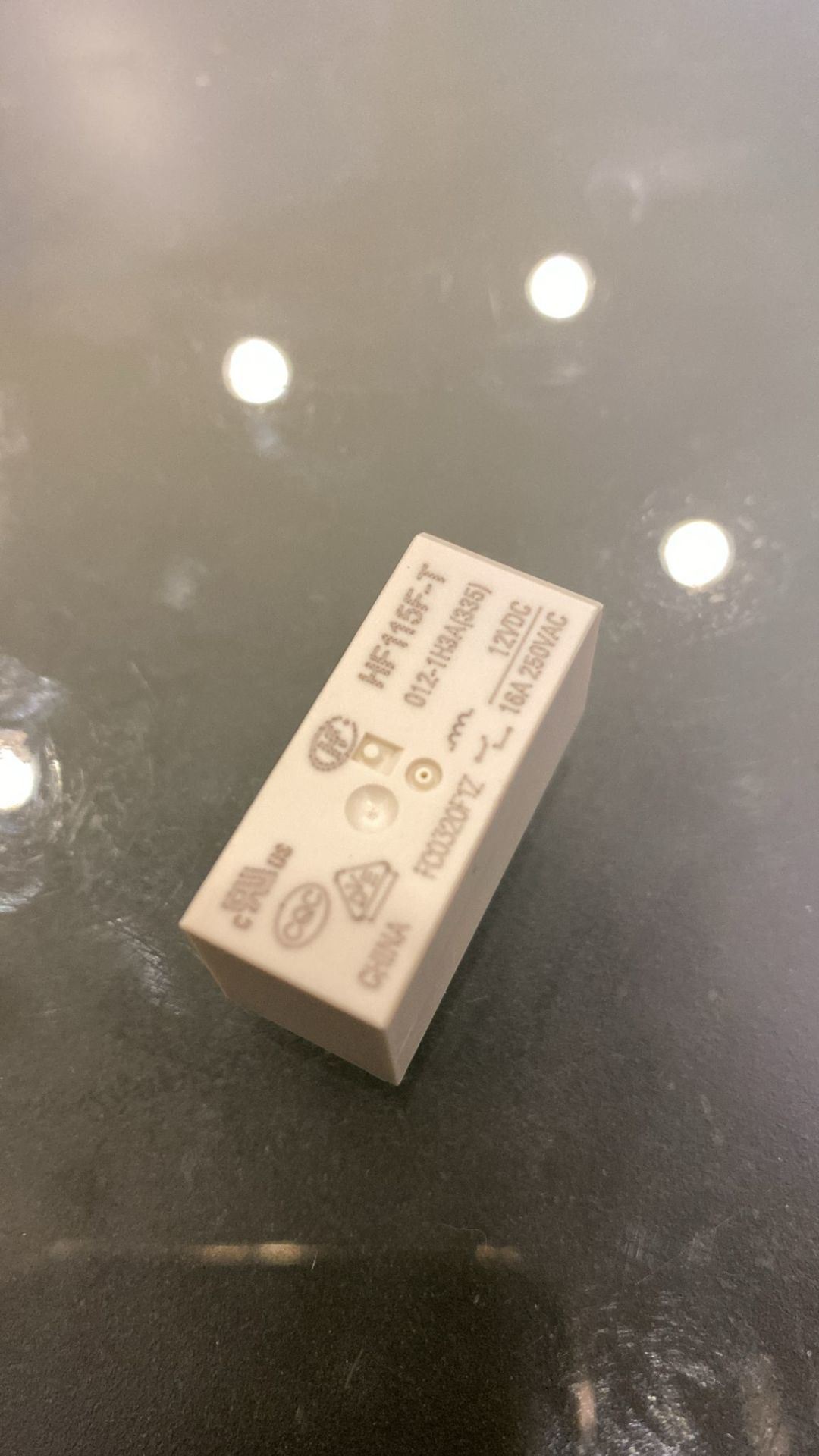 HF115F/012-1H3A(335)   12VDC 16A   1 FORM A    5.0MM 1 POLE    RÖLE