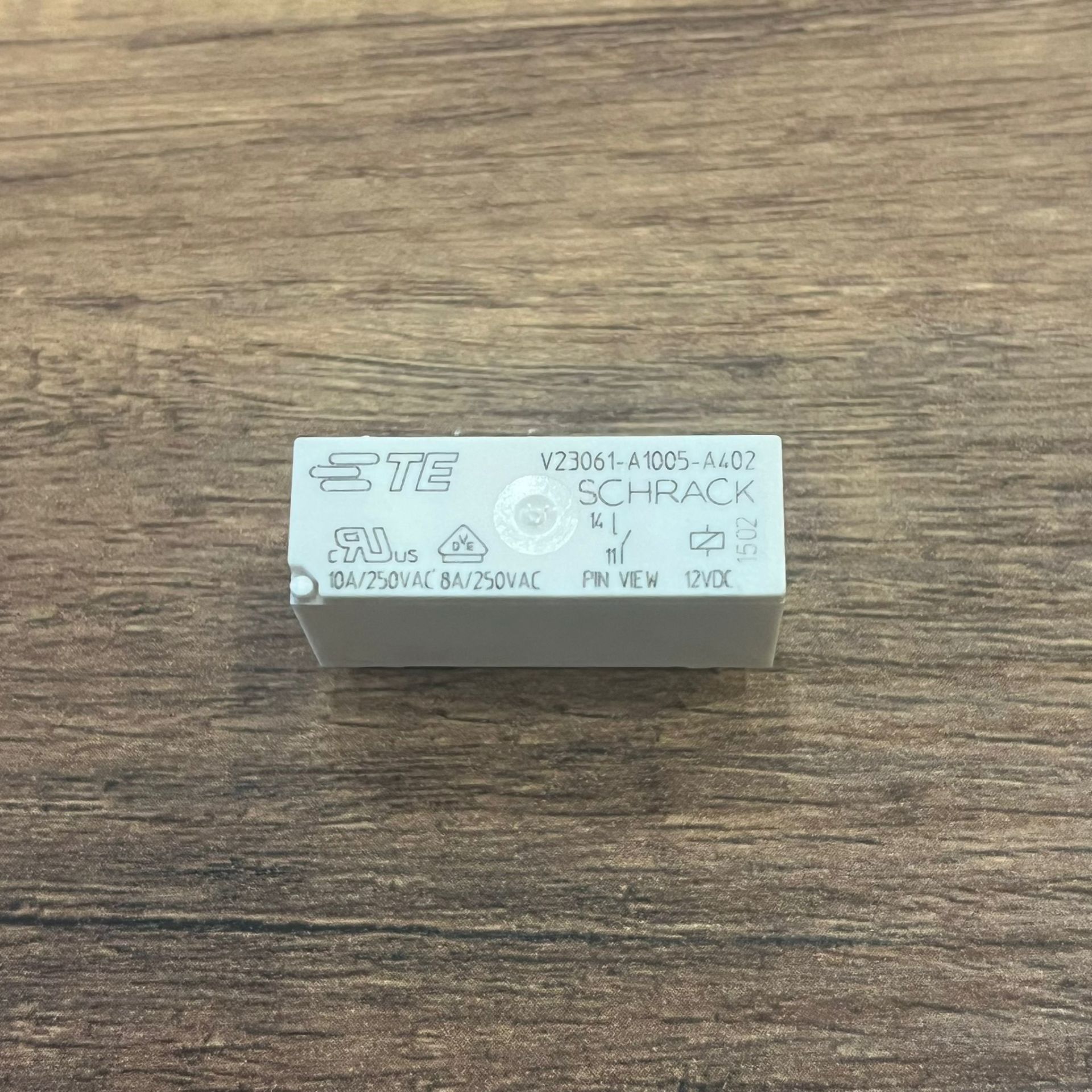V23061-A1005-A402 12VDC 250VAC 8A SHCRACK ROLE