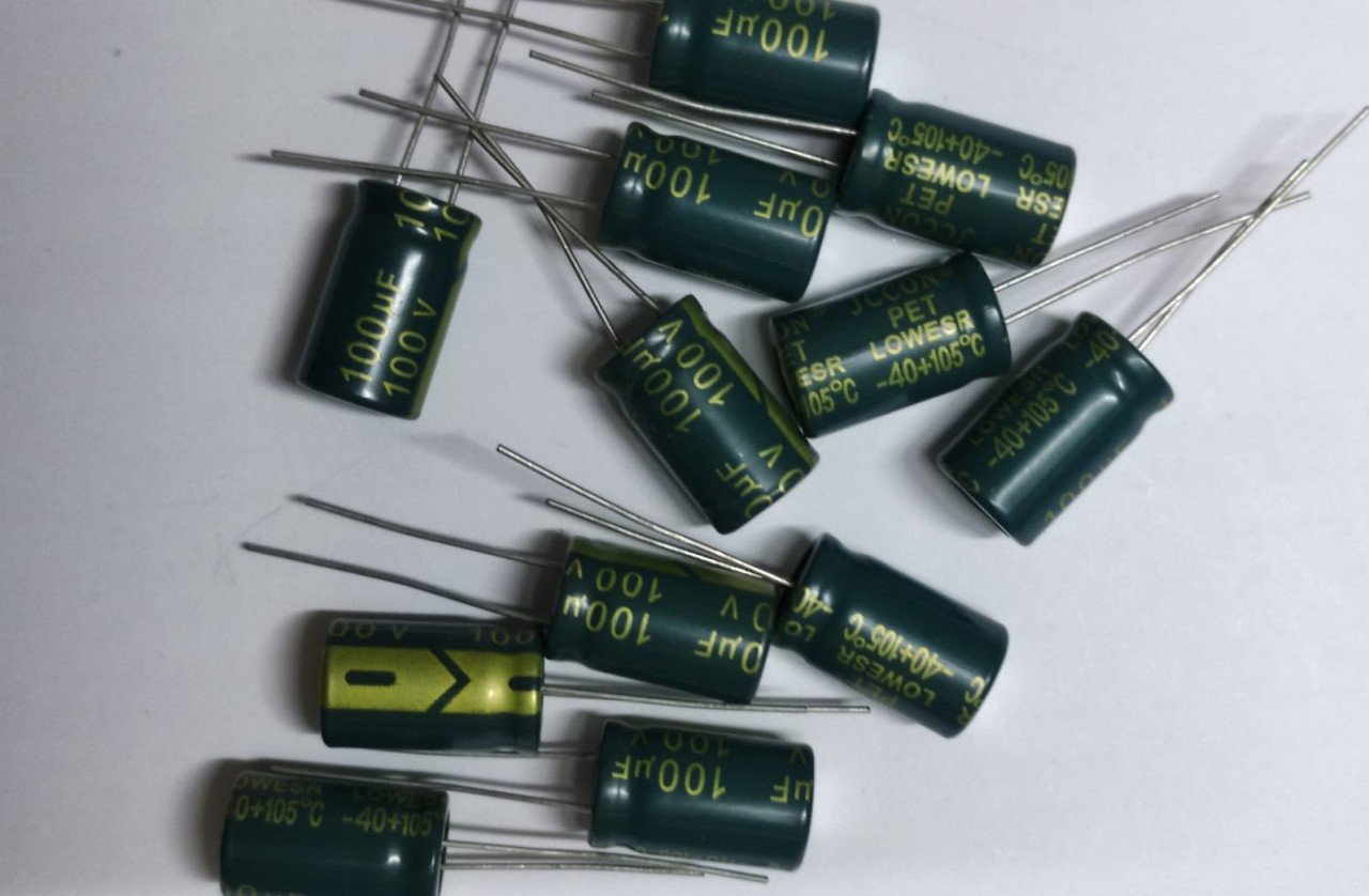 100UF 100V   10X17 105C   ELEKTROLİTİK ALÜMİNYUM KONDANSATÖR