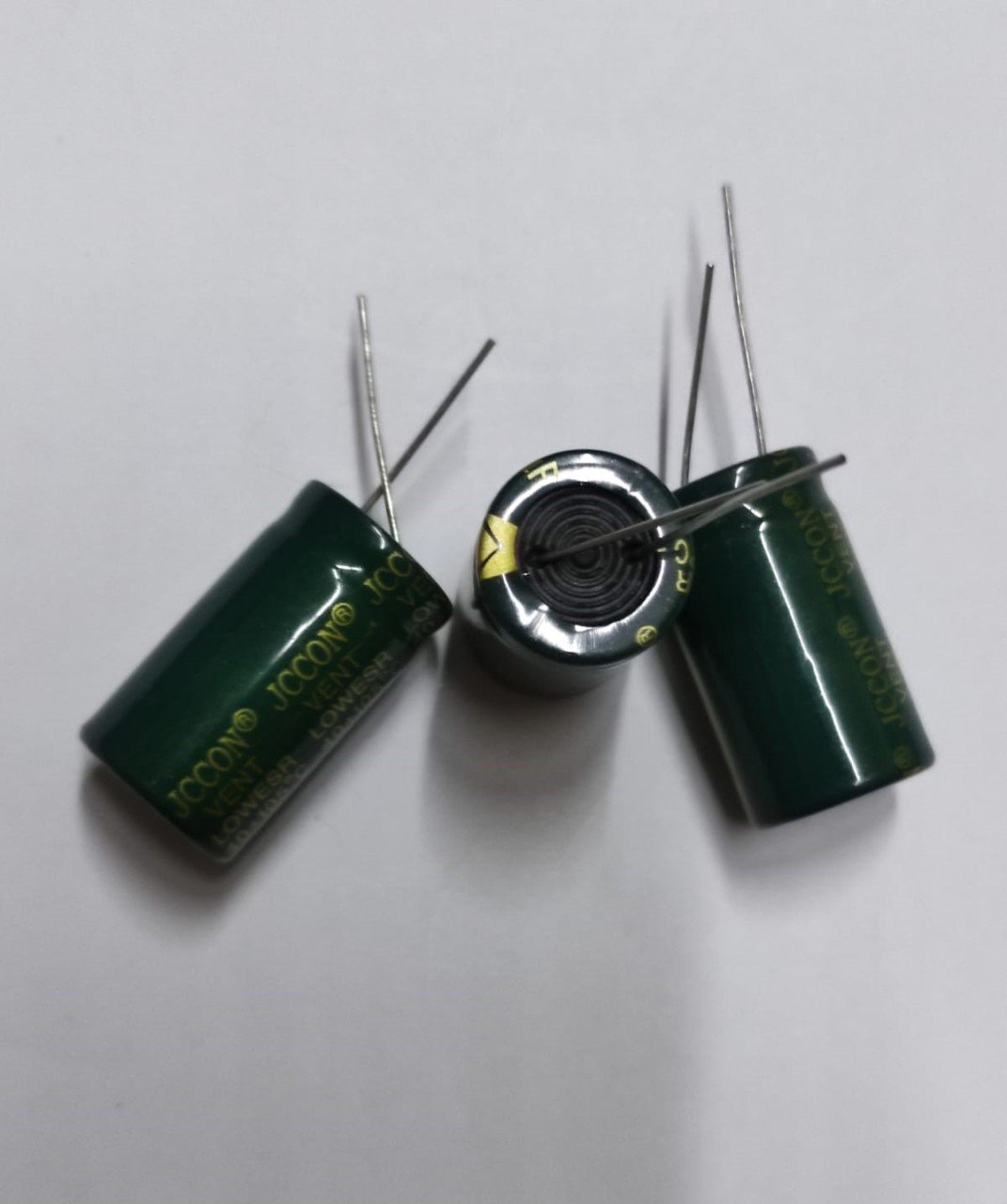 2200UF 63V 105C 18X30 ELEKTROLİTİK ALÜMİNYUM KONDANSATÖR