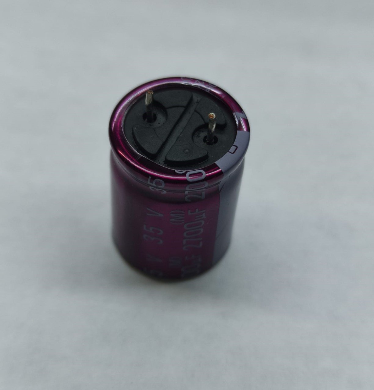 2700UF 35V 105C 16X20 ELEKTROLİTİK ALÜMİNYUM KONDANSATÖR ELNA