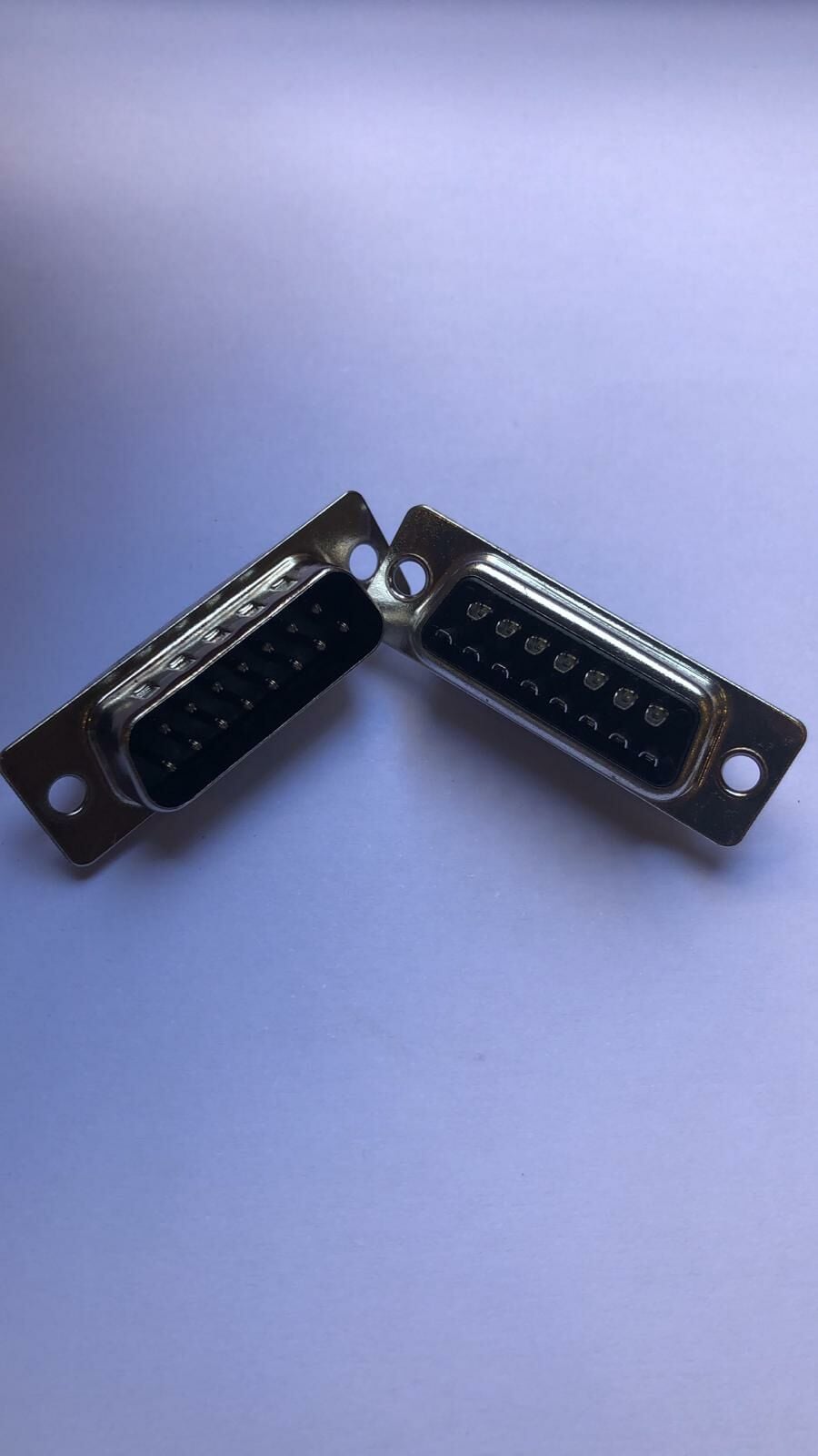 1033 15 Pin Lehim Tipi 15M Erkek 180C D-SUB Konnektör