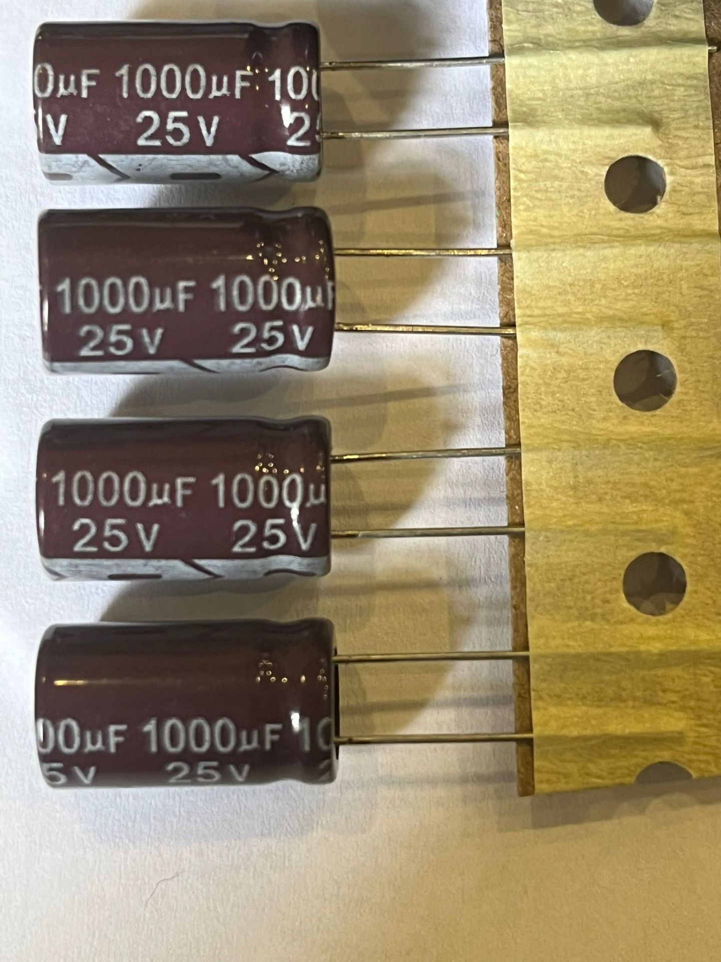 1000UF 25V  105C 10x17  ELEKTROLİTİK ALÜMİNYUM KONDANSATÖR