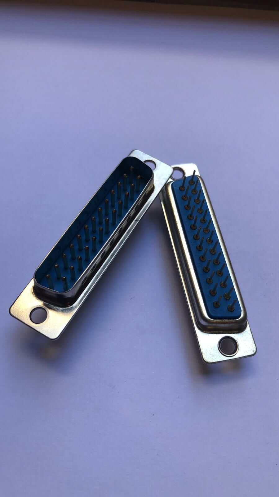 1034 25 Pin Lehim Tipi 25M Erkek İğne Bacak D-SUB Konnektör