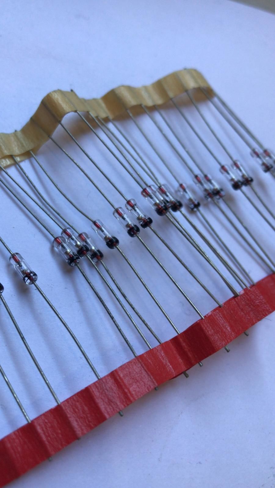 1N60 - (BB109) DO-35 (GLASS) VARICAP DIODE