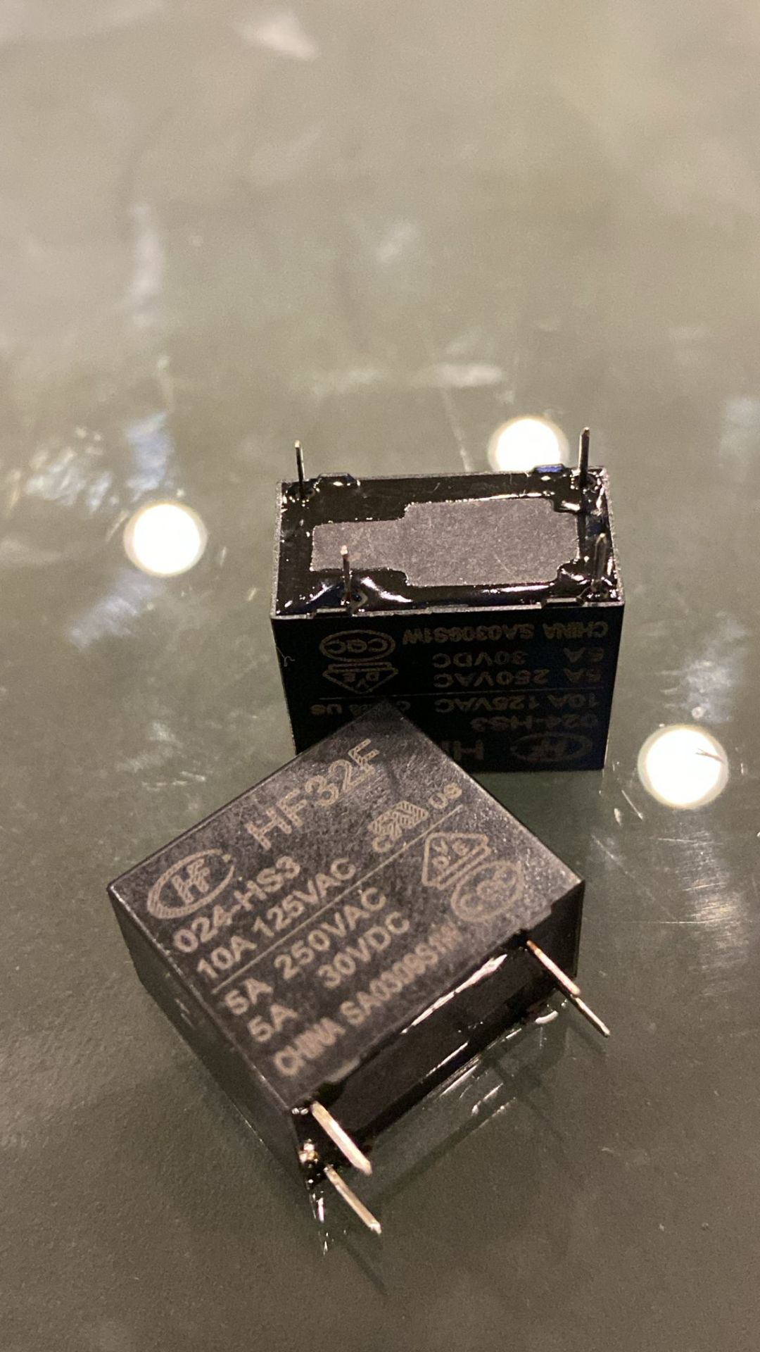 HF32F-024-HS3   24V 5A   4 PİN RÖLE