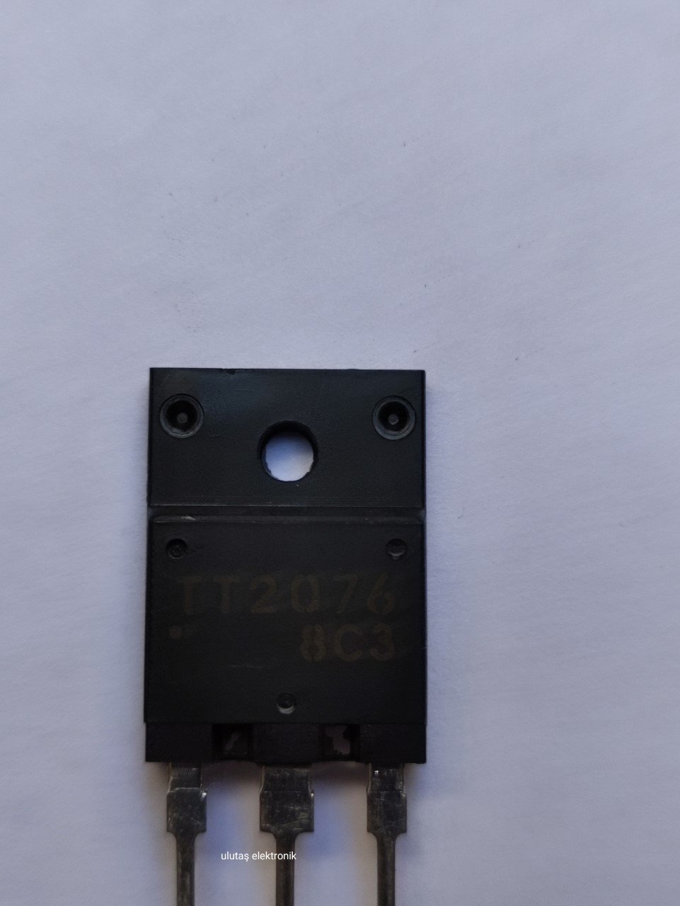 TT2076    TO-3PMLH    8A 800V    TRANSİSTÖR