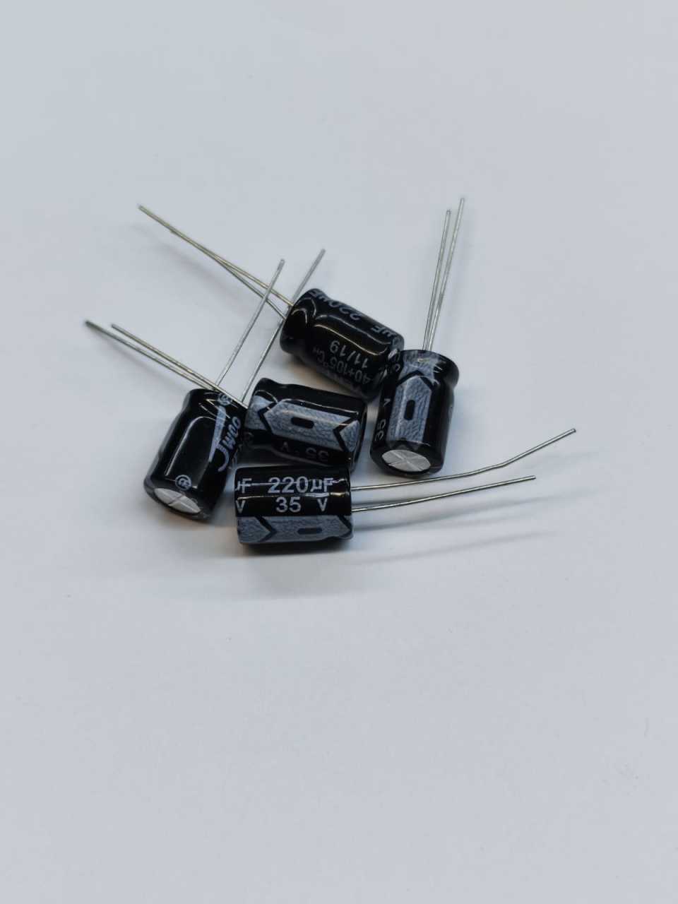 220UF 35V 105C 8X12 ELEKTROLİTİK ALÜMİNYUM KONDANSATÖR - 50 ADET