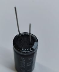 10 ADET -  3300UF 63V 105C  18X35   ELEKTROLİTİK ALÜMİNYUM KONDANSATÖR - ONLİNE ÖZEL FİYAT