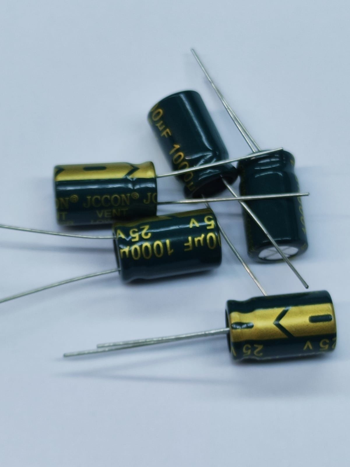 25 ADET - 1000UF 25V 105C 10X17   ELEKTROLİTİK ALÜMİNYUM KONDANSATÖR - ONLİNE ÖZEL FİYAT