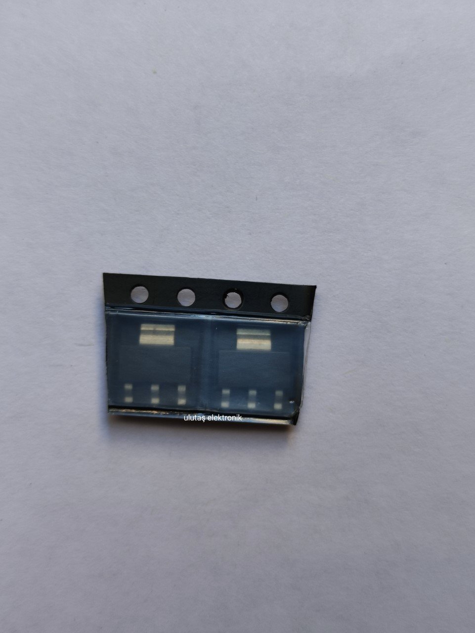 BSP129     SOT-223       0.35A 240V    MOSFET