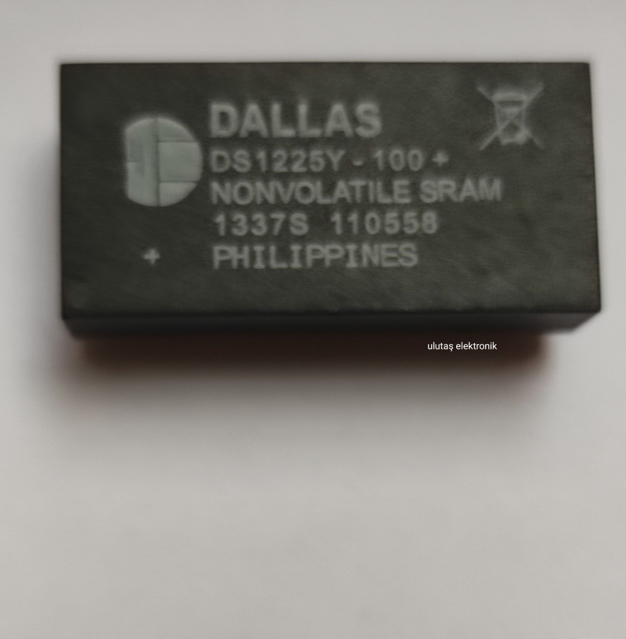 DS1225Y-100+      EDIP-28    MEMORY DATA STORAGE NVSRAM