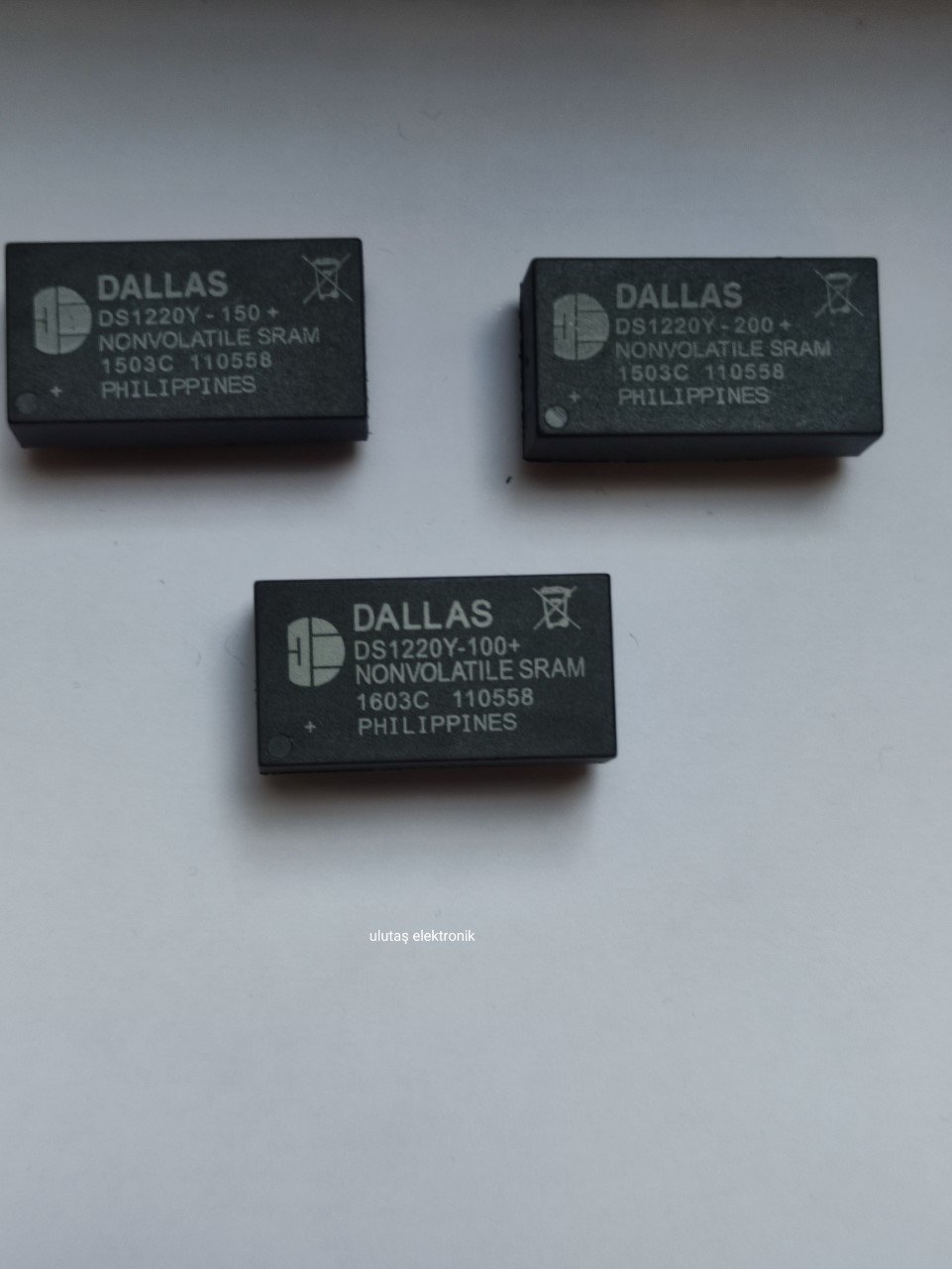 DS1220Y-200+      EDIP-24    MEMORY DATA STORAGE NVSRAM